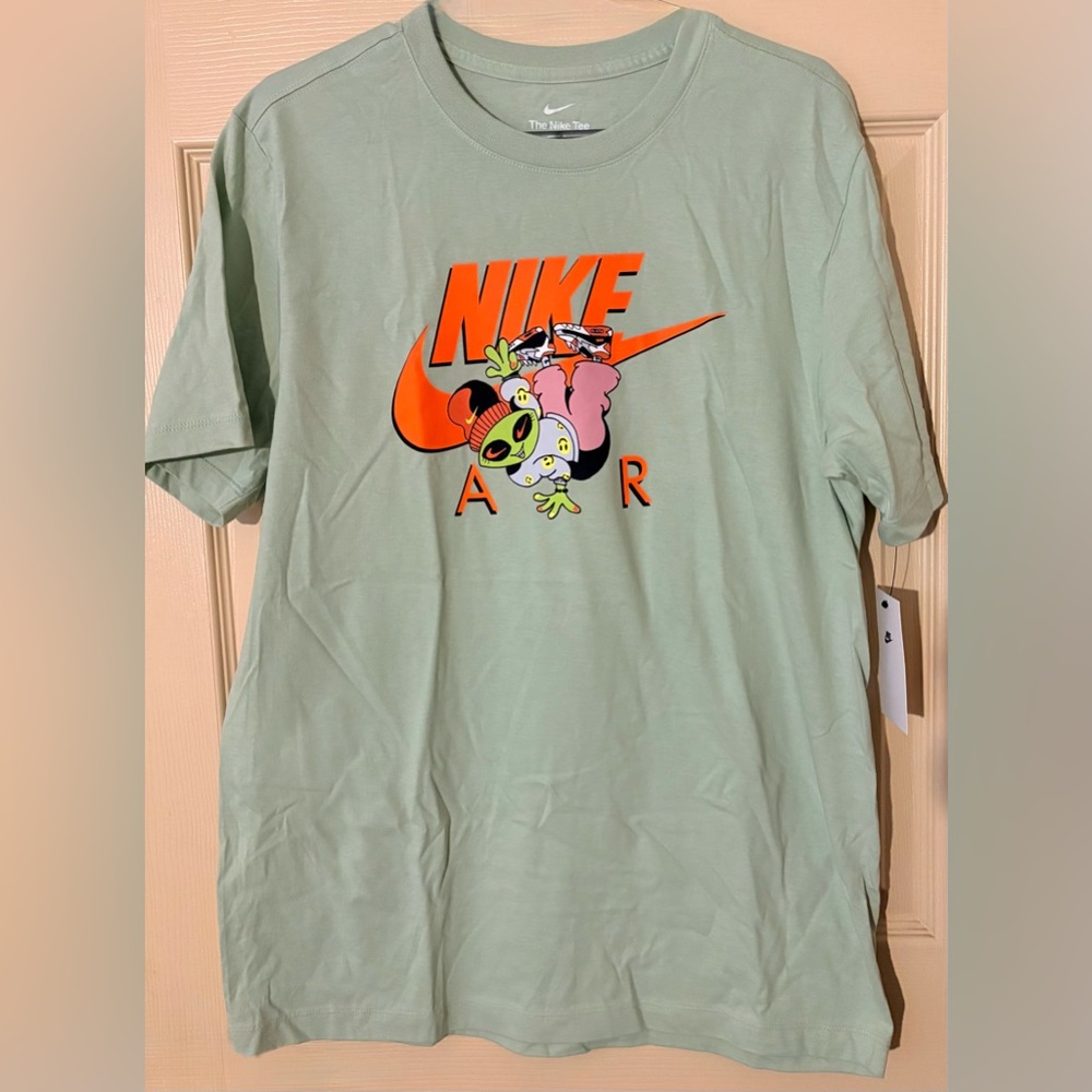 Nike Air The Swoosh Is Out There Men’s T-Shirt Alien Skateboard Breakdance NWT